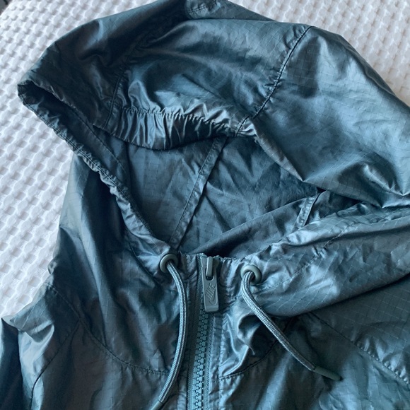 Nike jacket - Picture 4 of 6